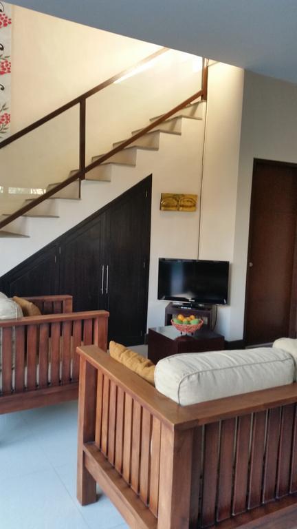 Ayu Seminyak (Bali)