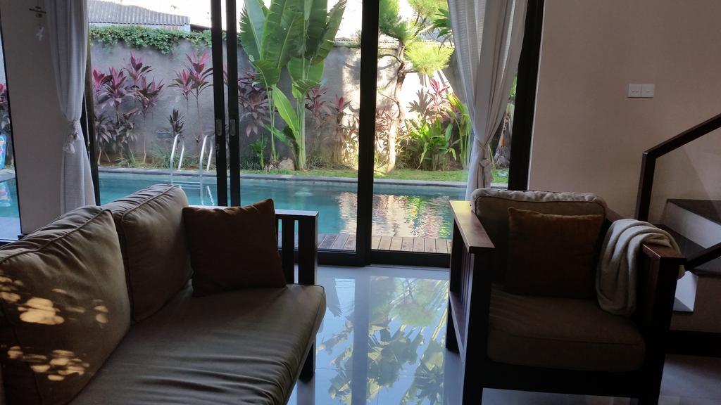 Ayu Seminyak (Bali)